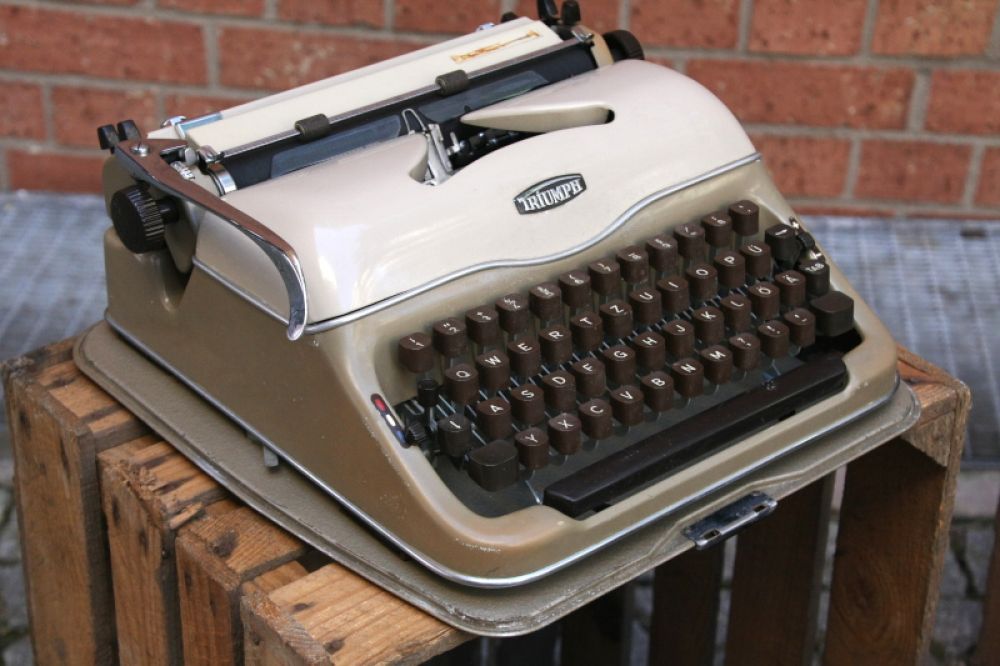 SchreibMaschine Triumph